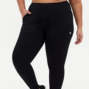FULL LENGTH ACTIVE LEGGING WITH POCKETS